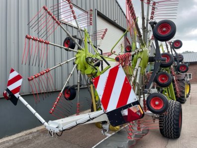 Claas liner 3600 4 rotor rake