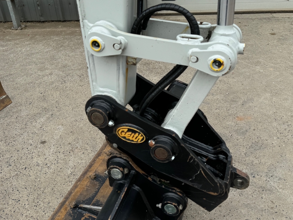 Takeuchi TB350R
