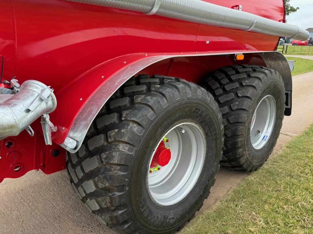 Redrock 3500 Gallon tanker