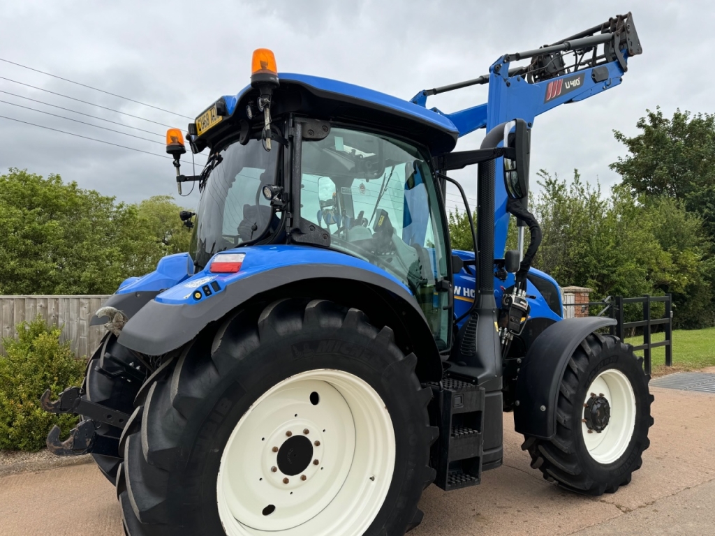 New Holland T6.145