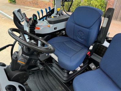 New Holland T6.145