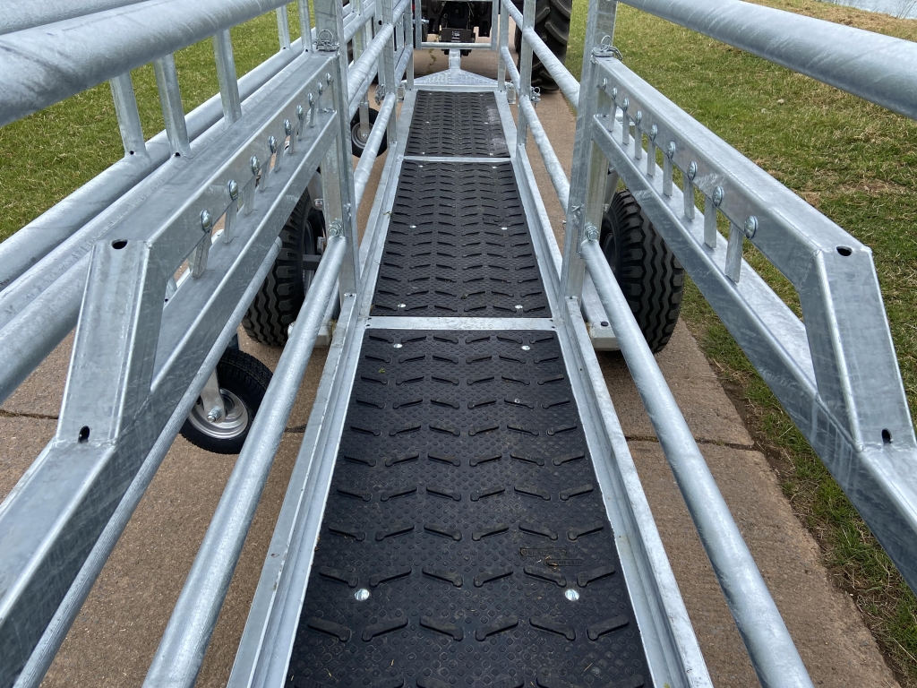 Condon Engineering 20ft mobile race