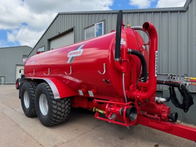 Redrock 4,000 Gallon tanker