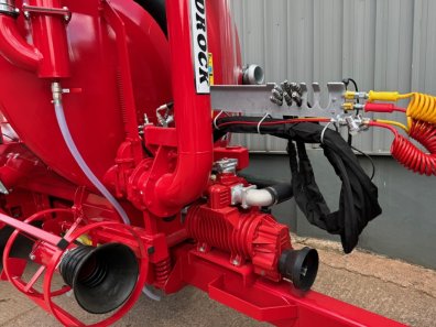 Redrock 4,000 Gallon tanker