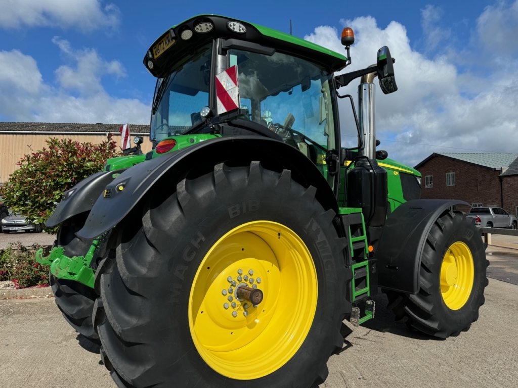 John Deere 6R 250
