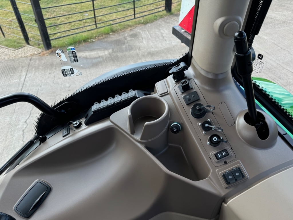John Deere 6R 250