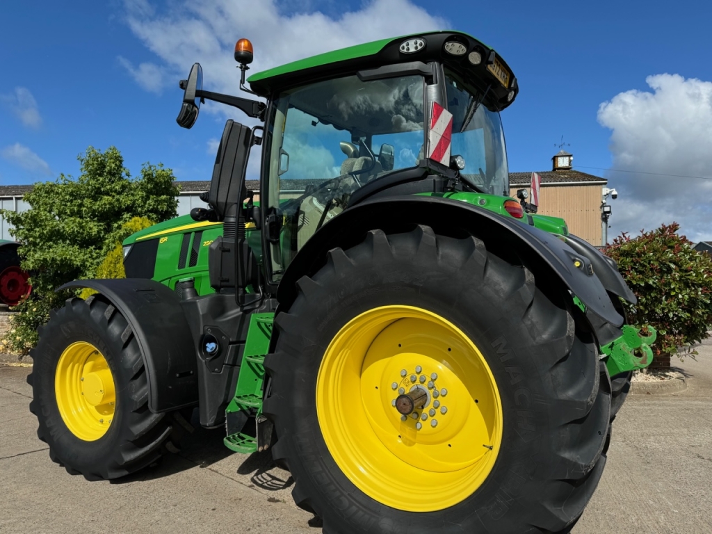John Deere 6R 250