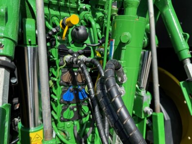 John Deere 6R 250