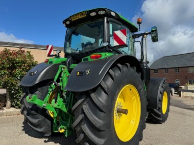 John Deere 6R 250