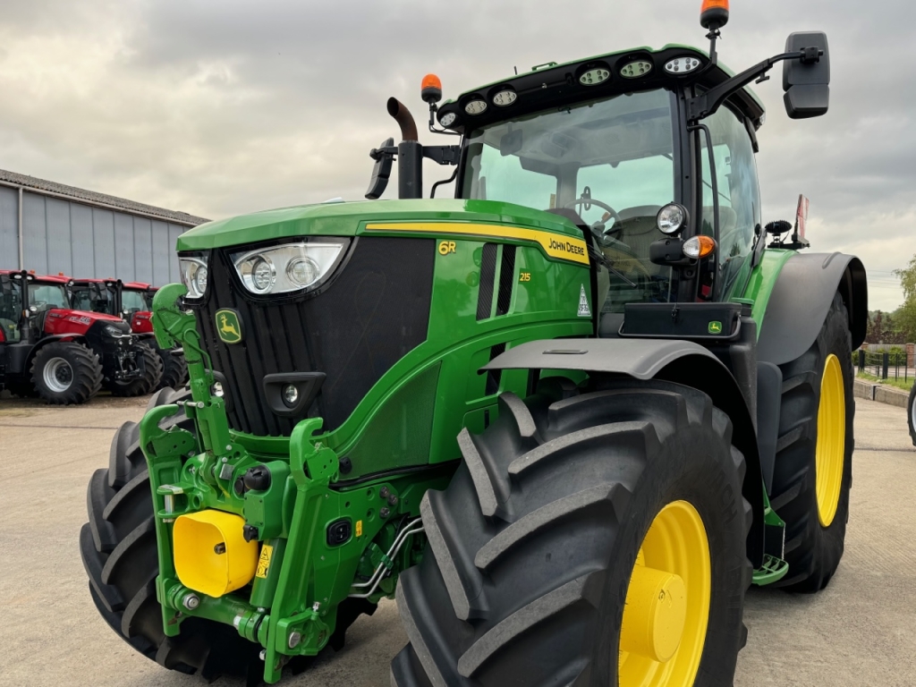 John Deere 6R 215