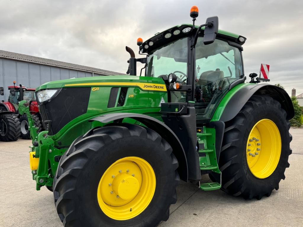 John Deere 6R 215
