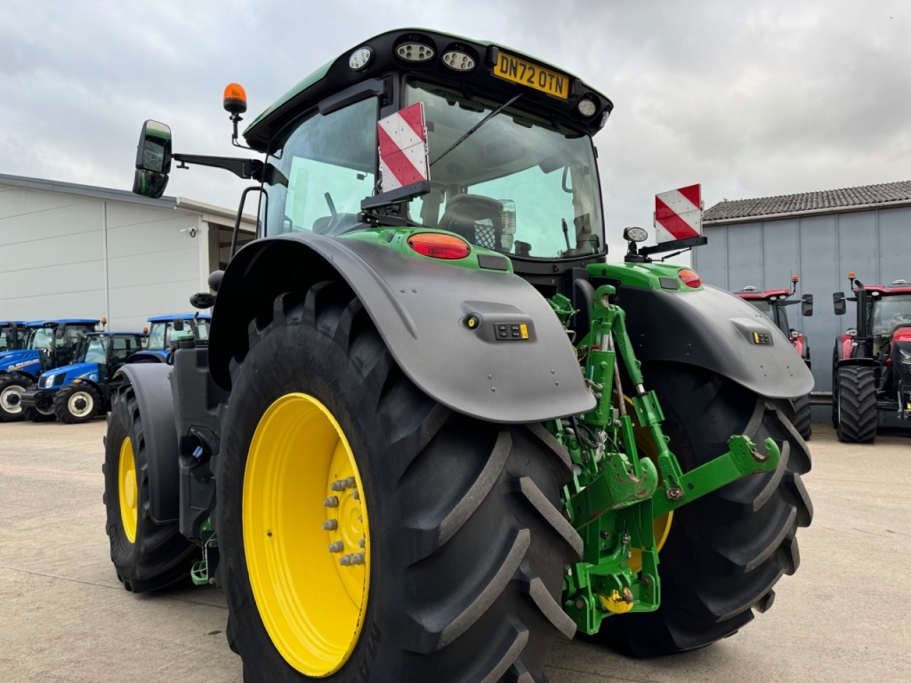 John Deere 6R 215