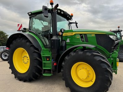 John Deere 6R 215
