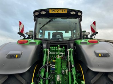 John Deere 6R 215