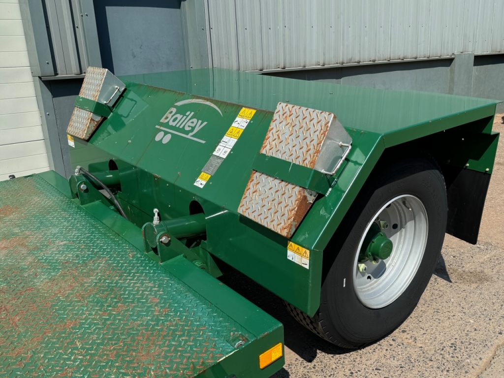 Bailey 8 Ton Drop Deck trailer