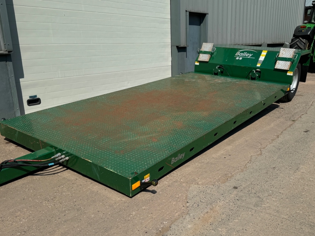 Bailey 8 Ton Drop Deck trailer