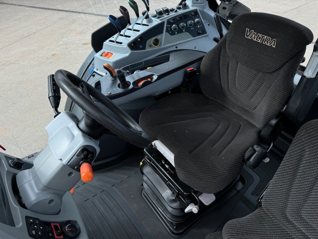 Valtra N174 Active