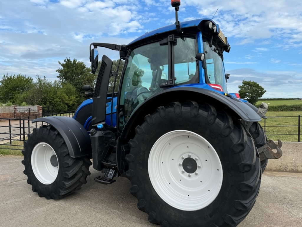 Valtra N174 Active