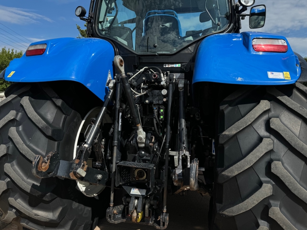 New Holland T7.235