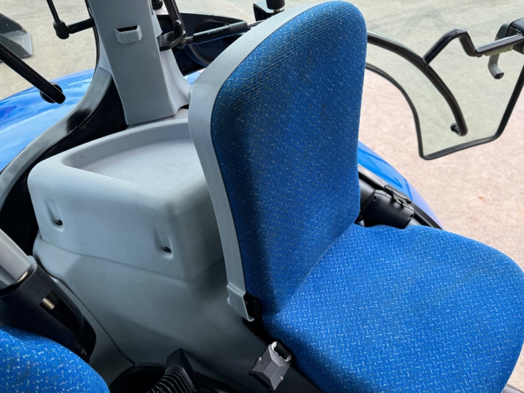 New Holland T7.235