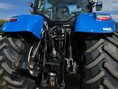 New Holland T7.235