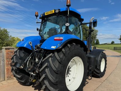 New Holland T7.235