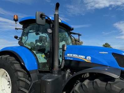 New Holland T7.235
