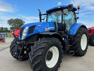 New Holland T7.235