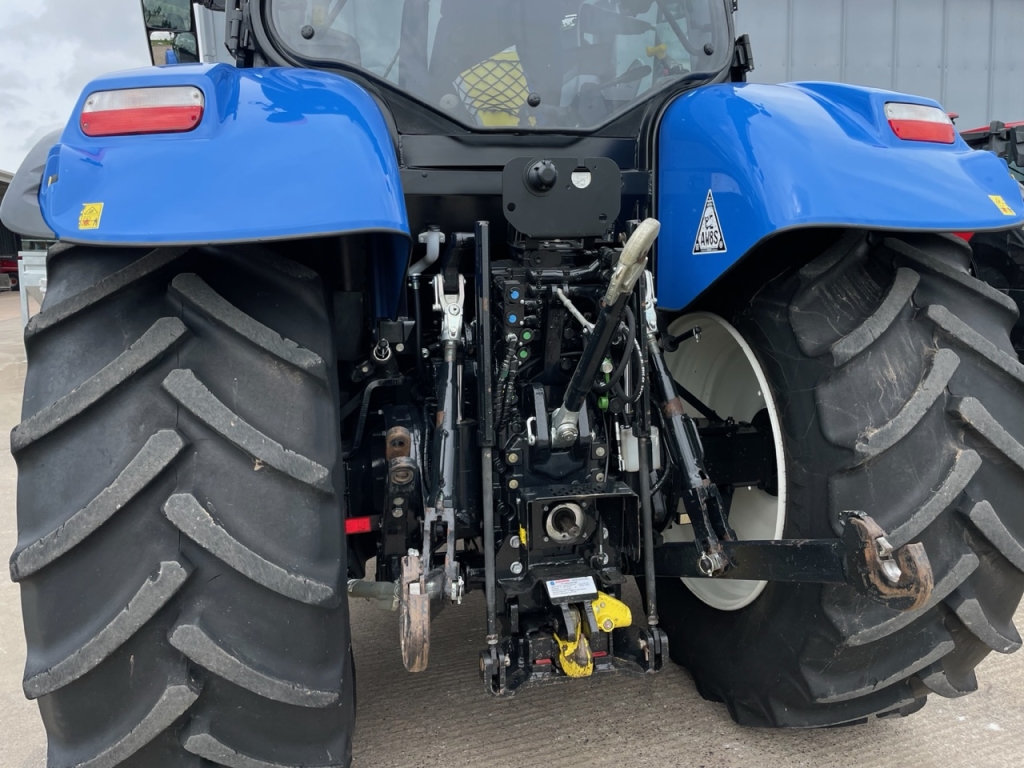 New Holland T7.210