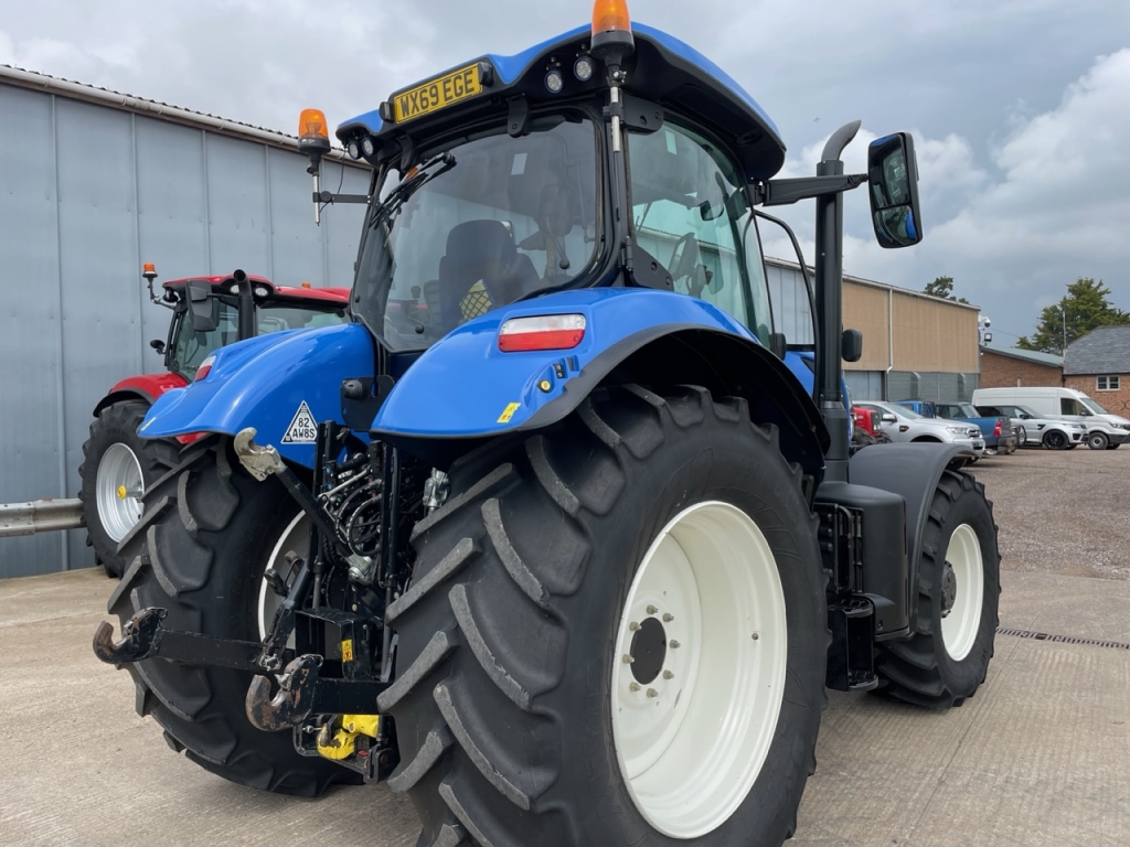 New Holland T7.210