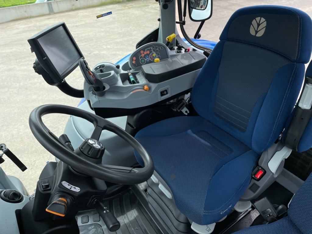 New Holland T7.210