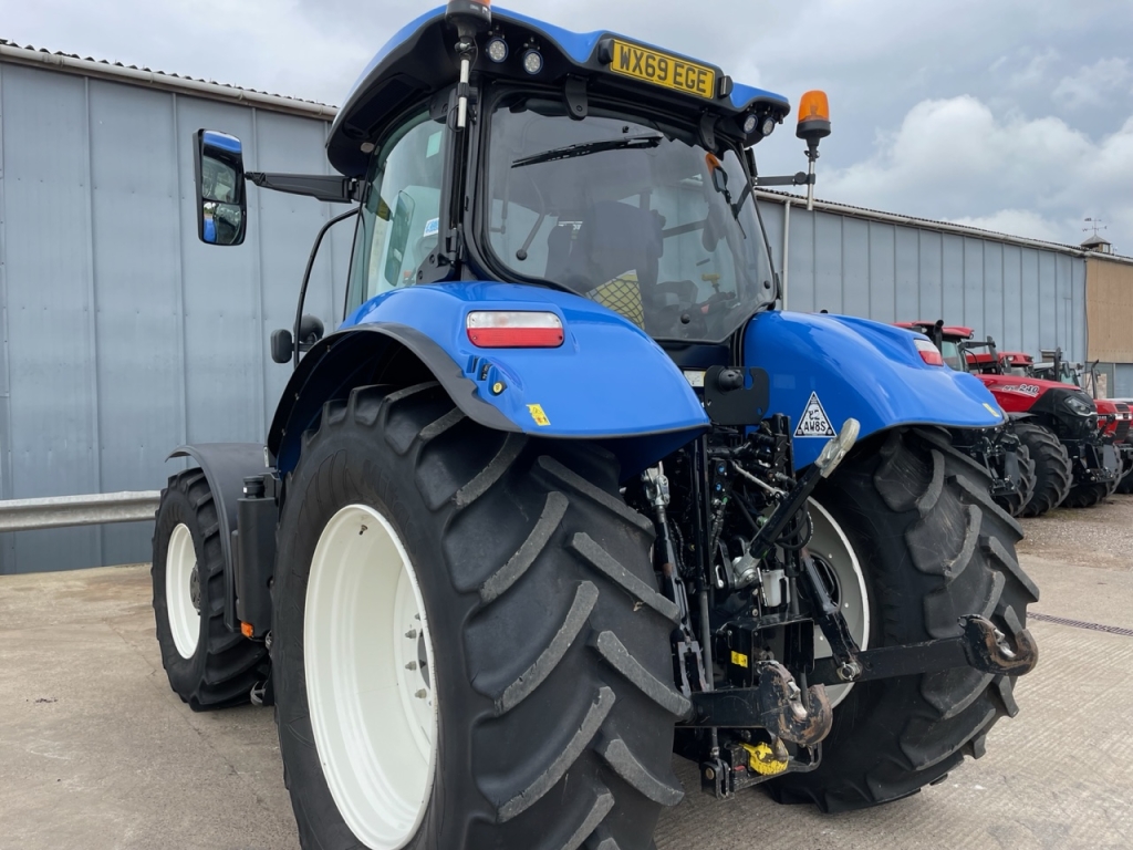 New Holland T7.210