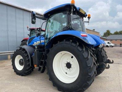New Holland T7.210