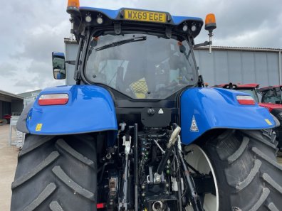 New Holland T7.210