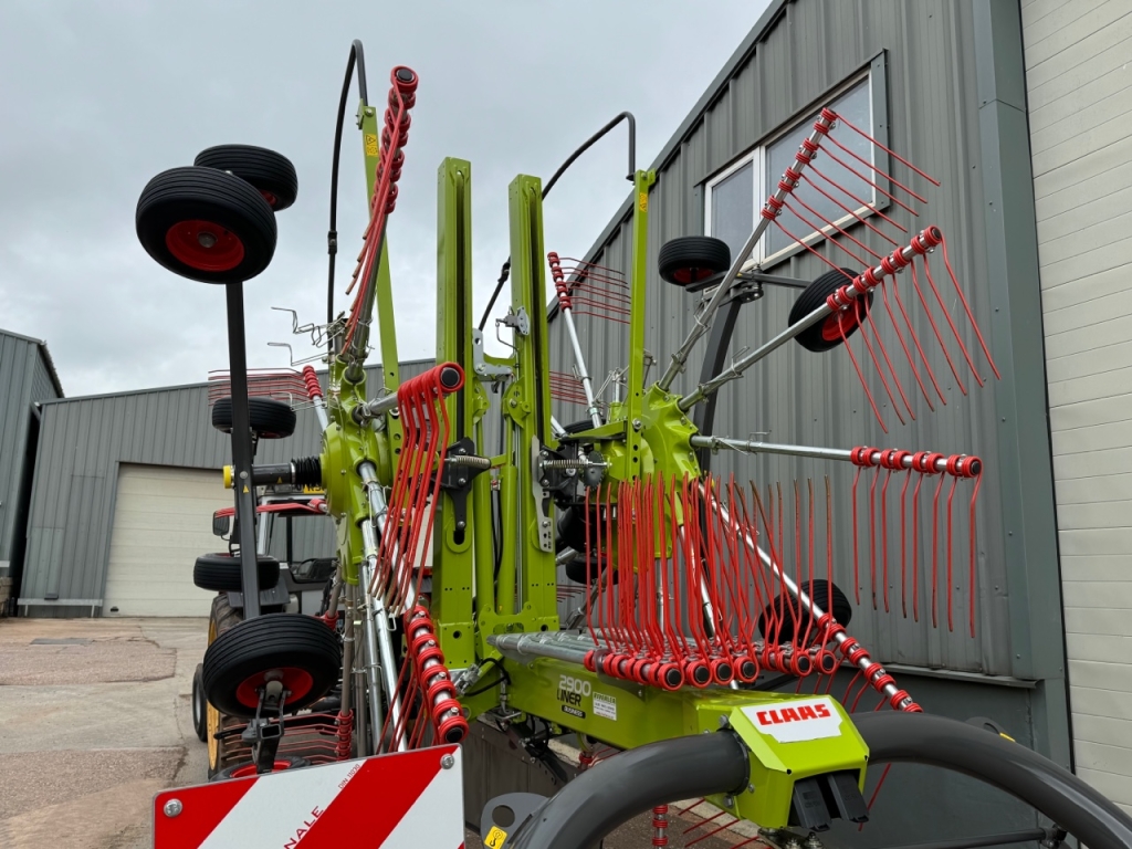 Claas Liner 2900 Business twin rotor rake
