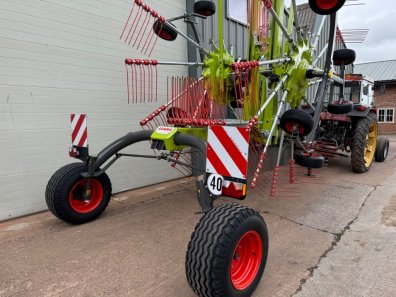 Claas Liner 2900 Business twin rotor rake