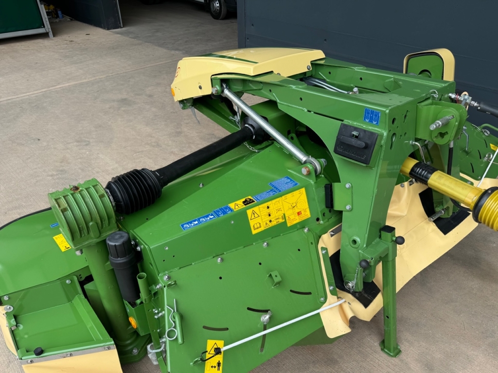 Krone EasyCut R 320 CV + F320 CV mower conditioners