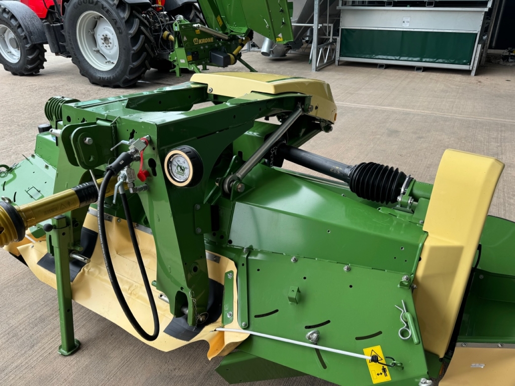 Krone EasyCut R 320 CV + F320 CV mower conditioners