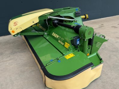 Krone EasyCut R 320 CV + F320 CV mower conditioners
