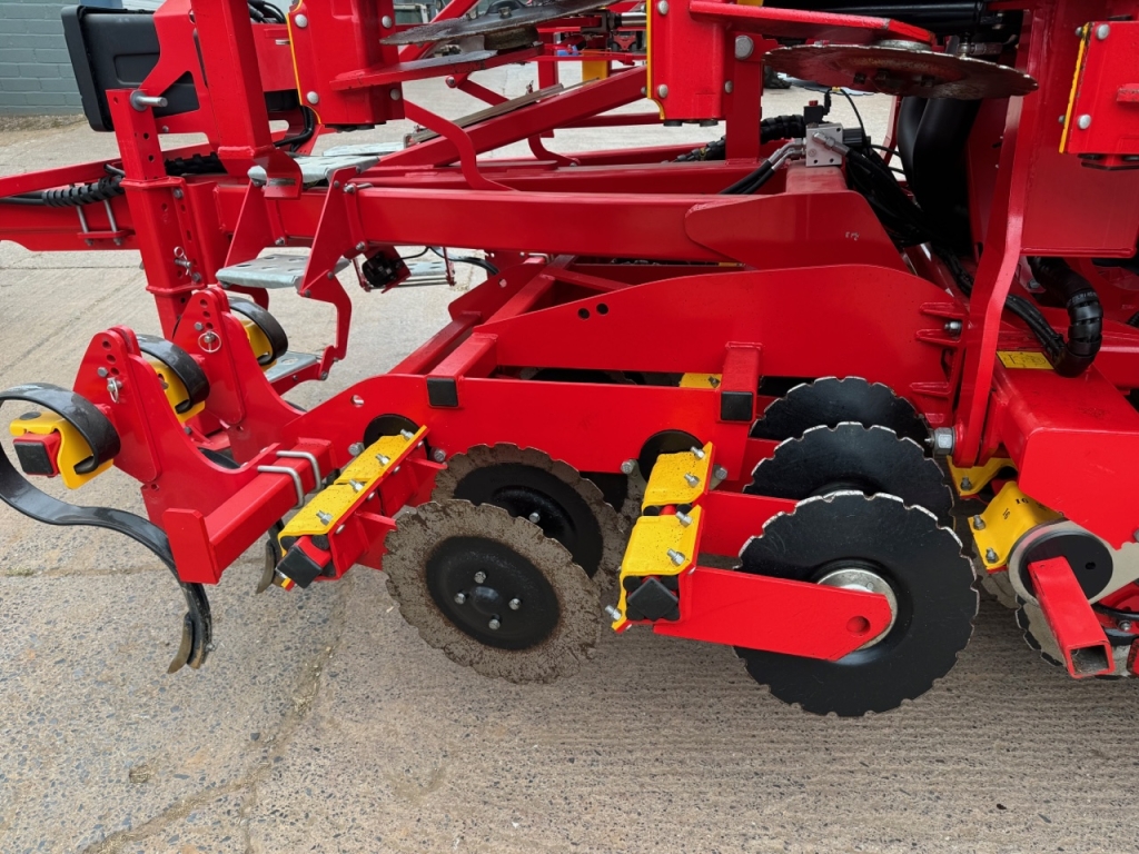 Vaderstad Rapid A 600S 6 Metre drill
