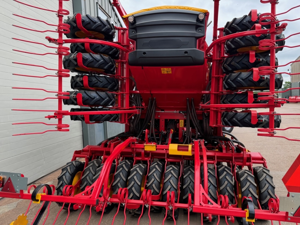 Vaderstad Rapid A 600S 6 Metre drill