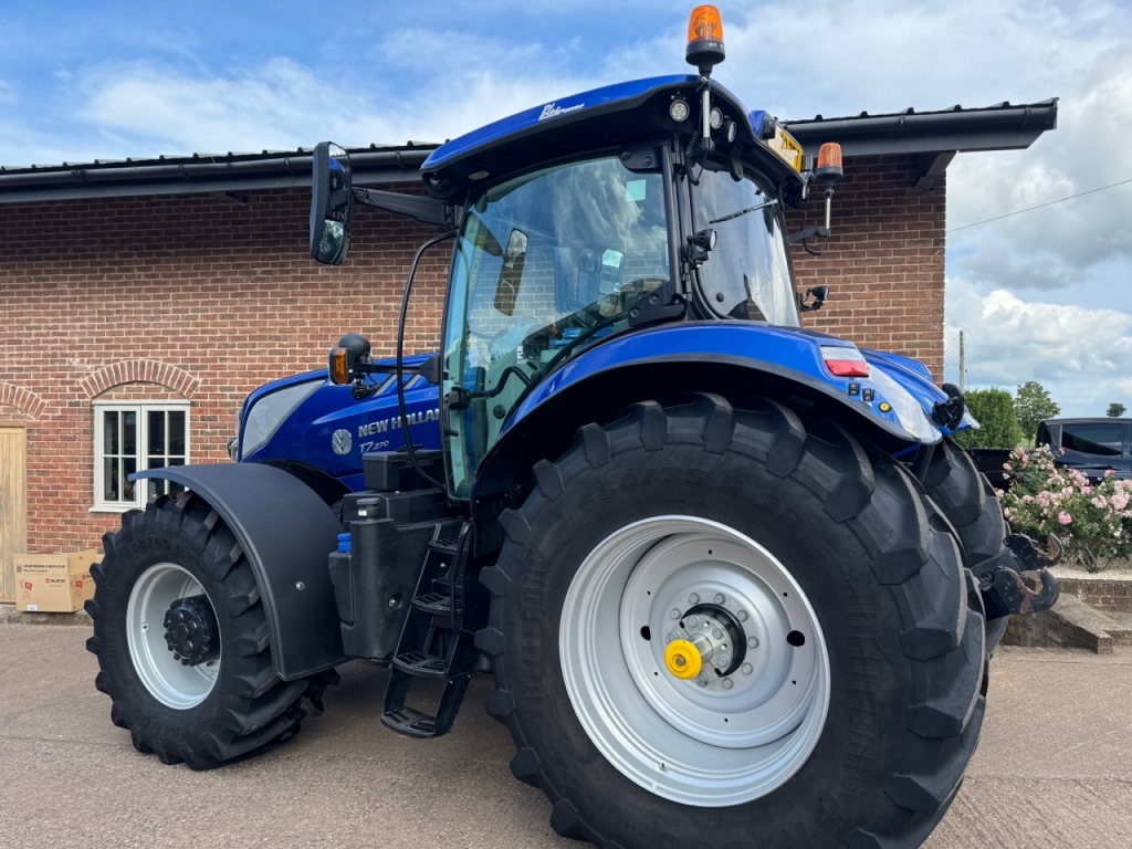 New Holland T7.270