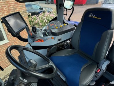 New Holland T7.270