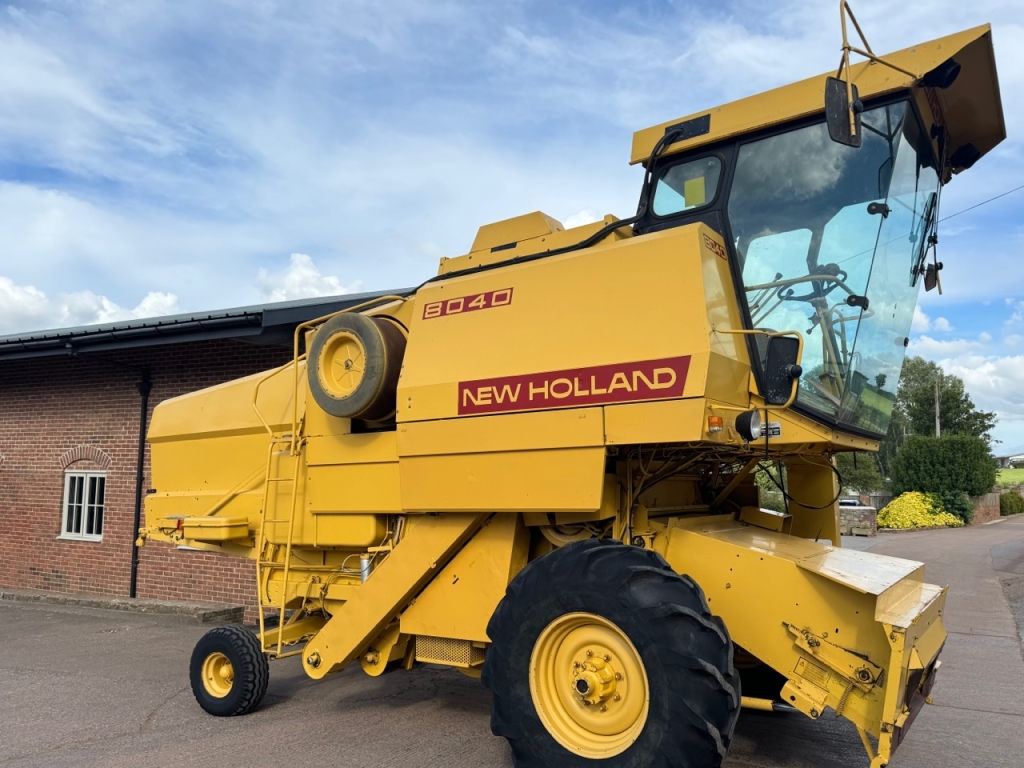 New Holland 8040