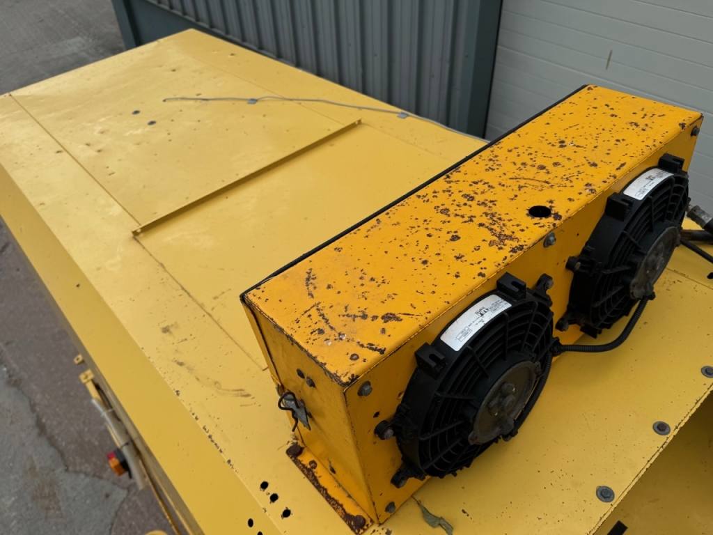 New Holland 8040