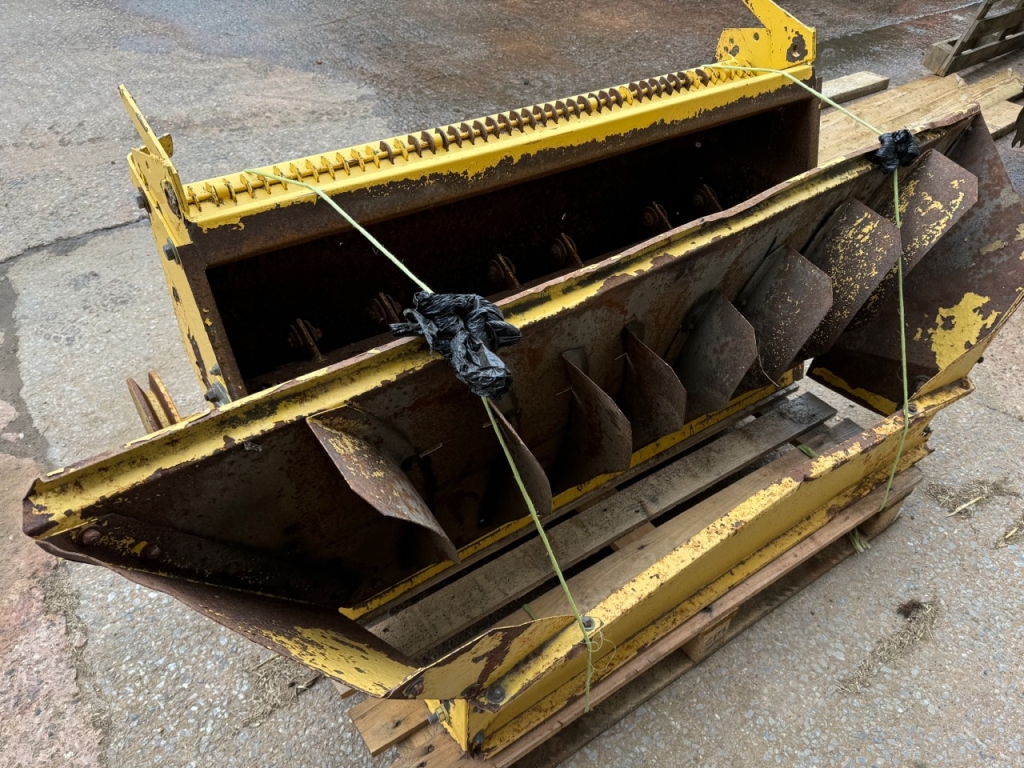 New Holland 8040