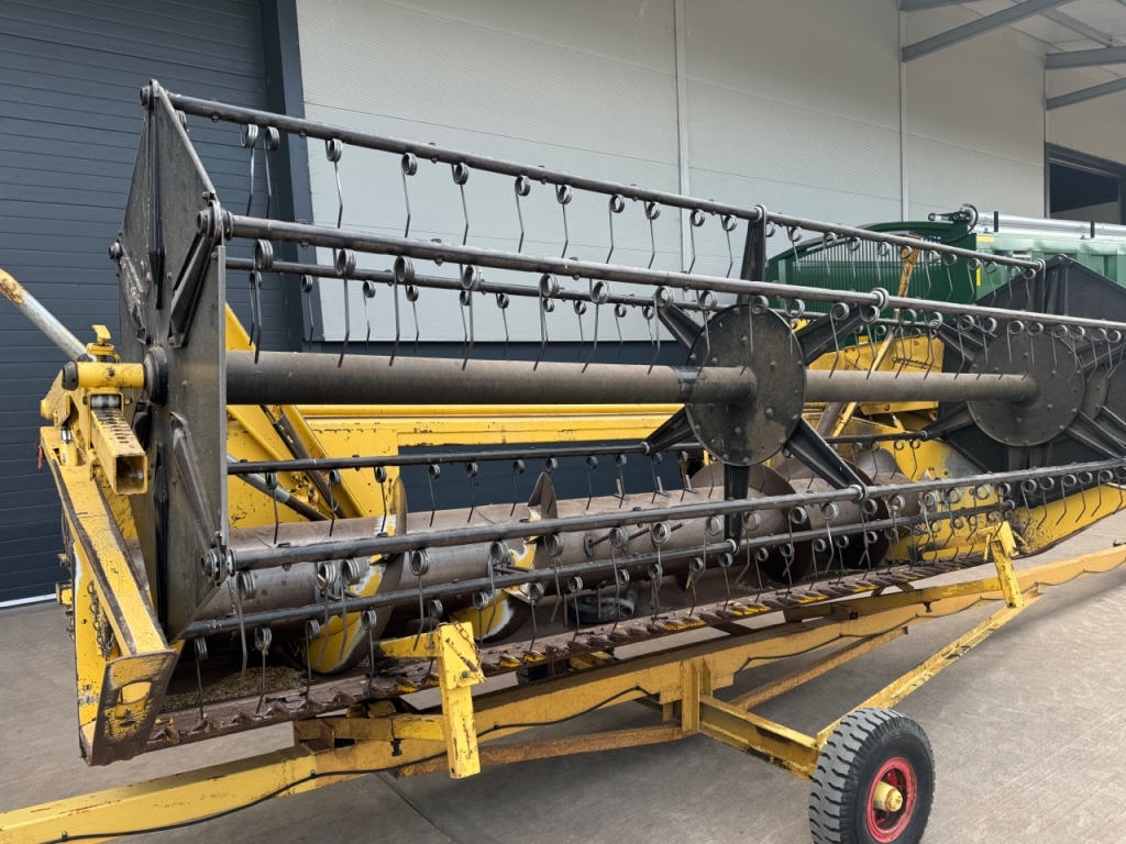 New Holland 8040