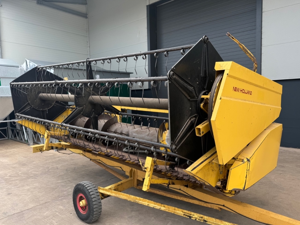 New Holland 8040