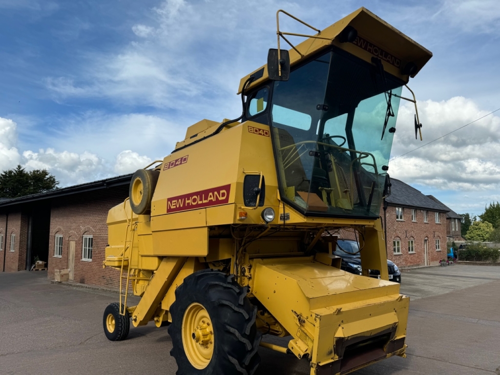 New Holland 8040