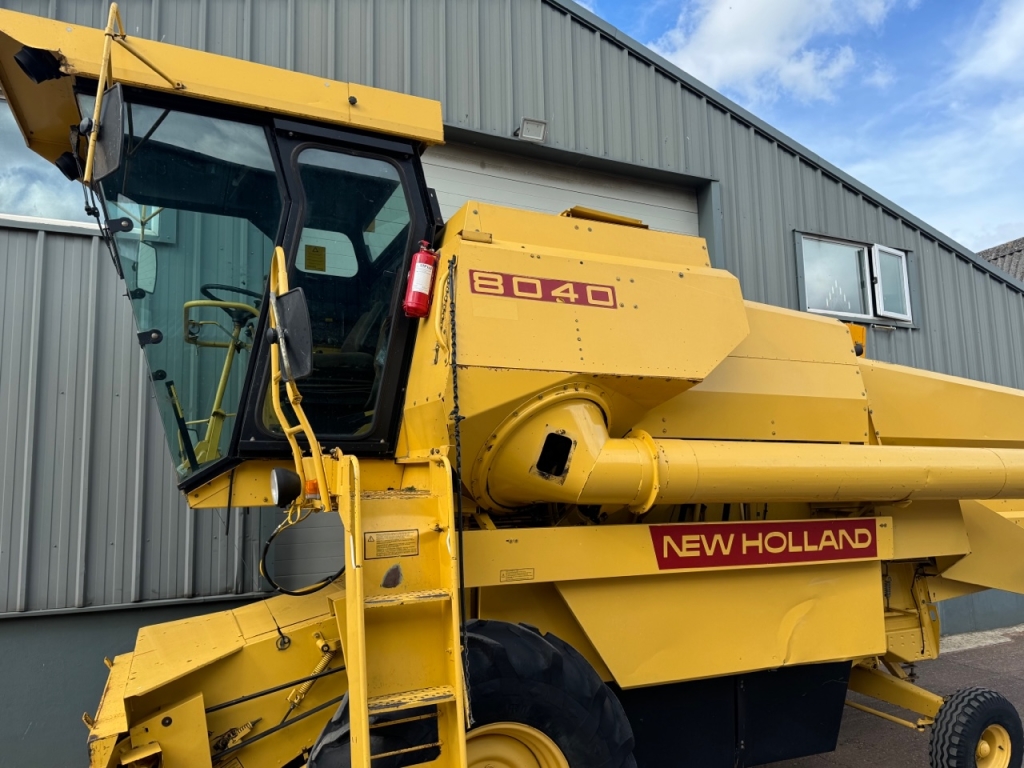 New Holland 8040
